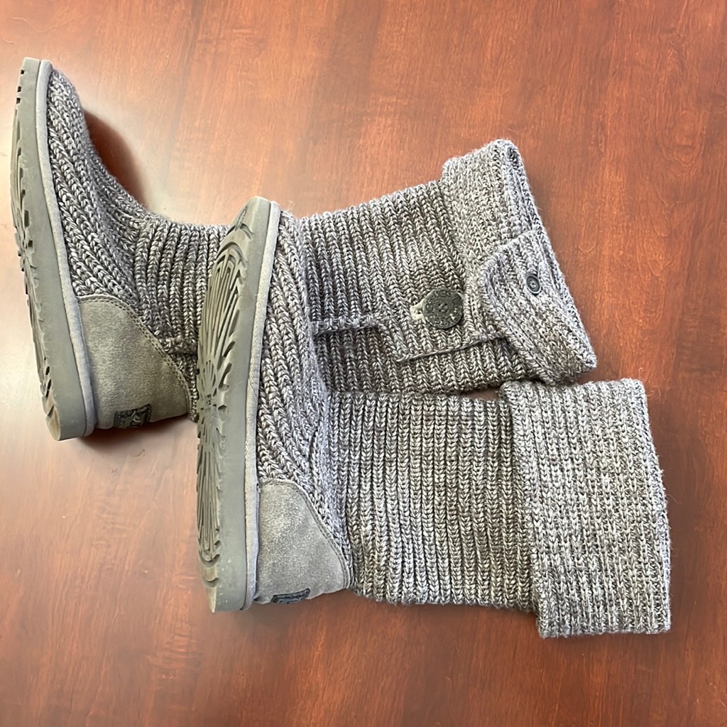 Ugg’s Size 9
